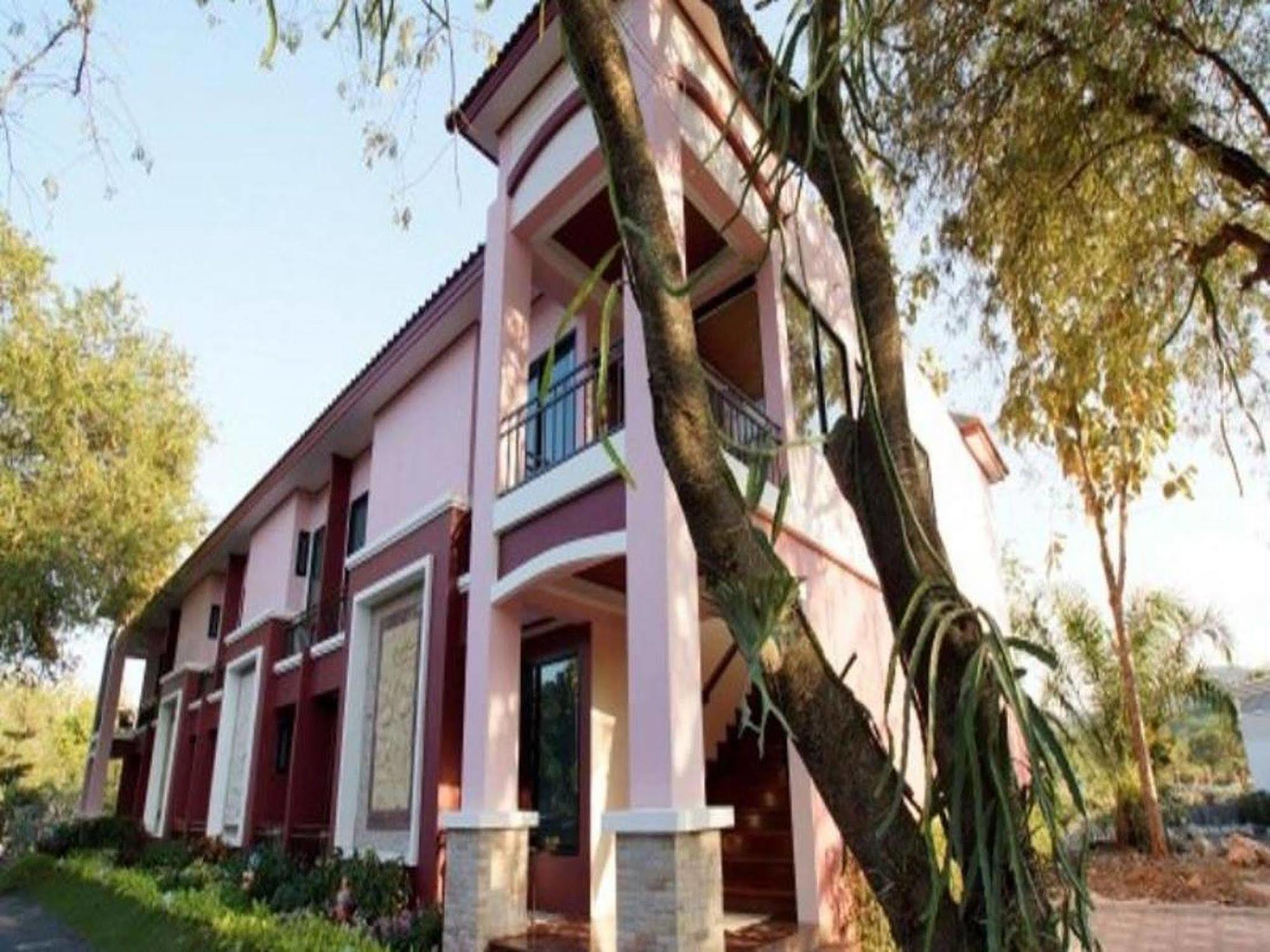 Sand Paisan Resort Pak Chong Екстериор снимка